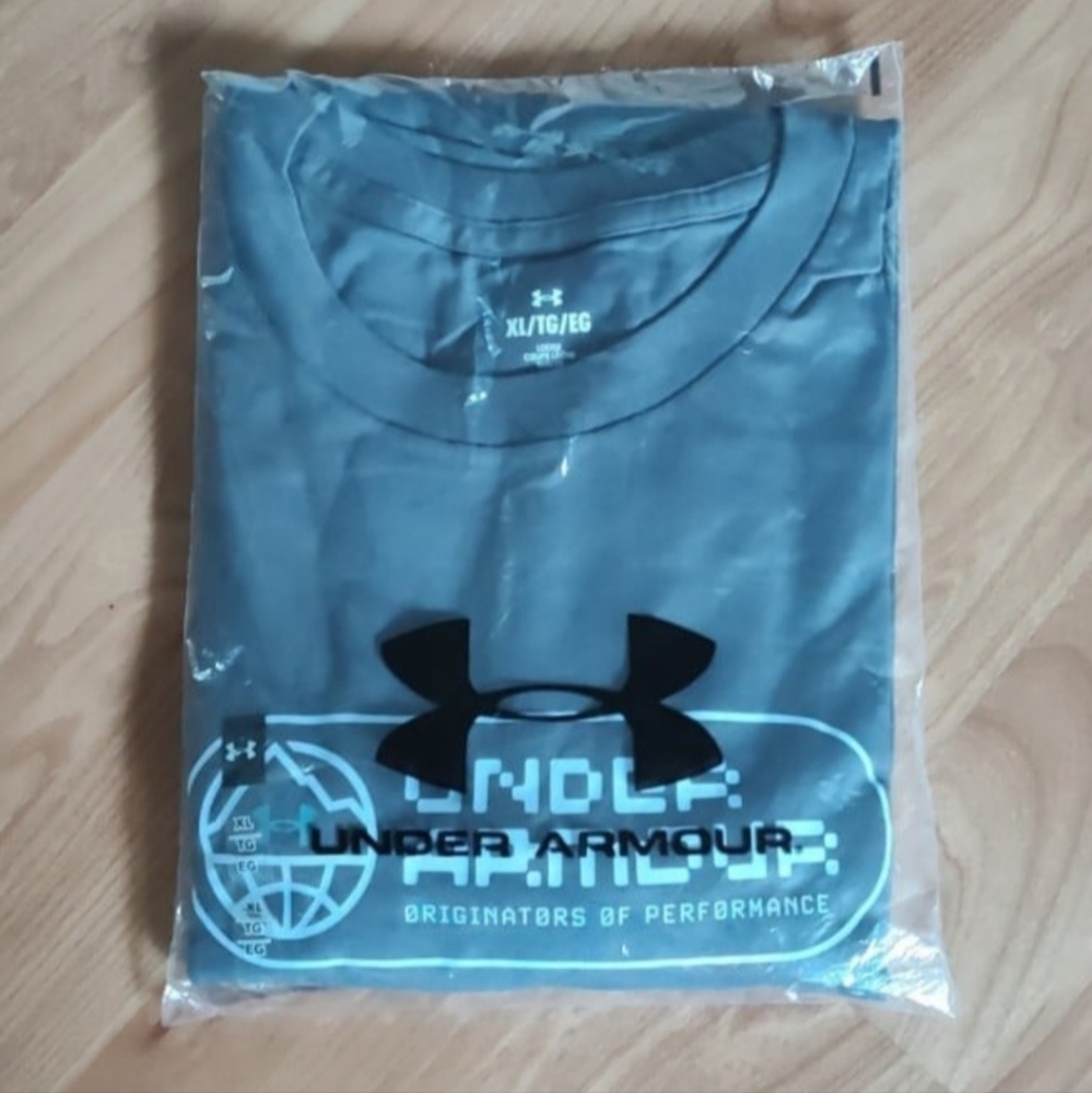 Under Armour Long Sleeve Performance Shirt